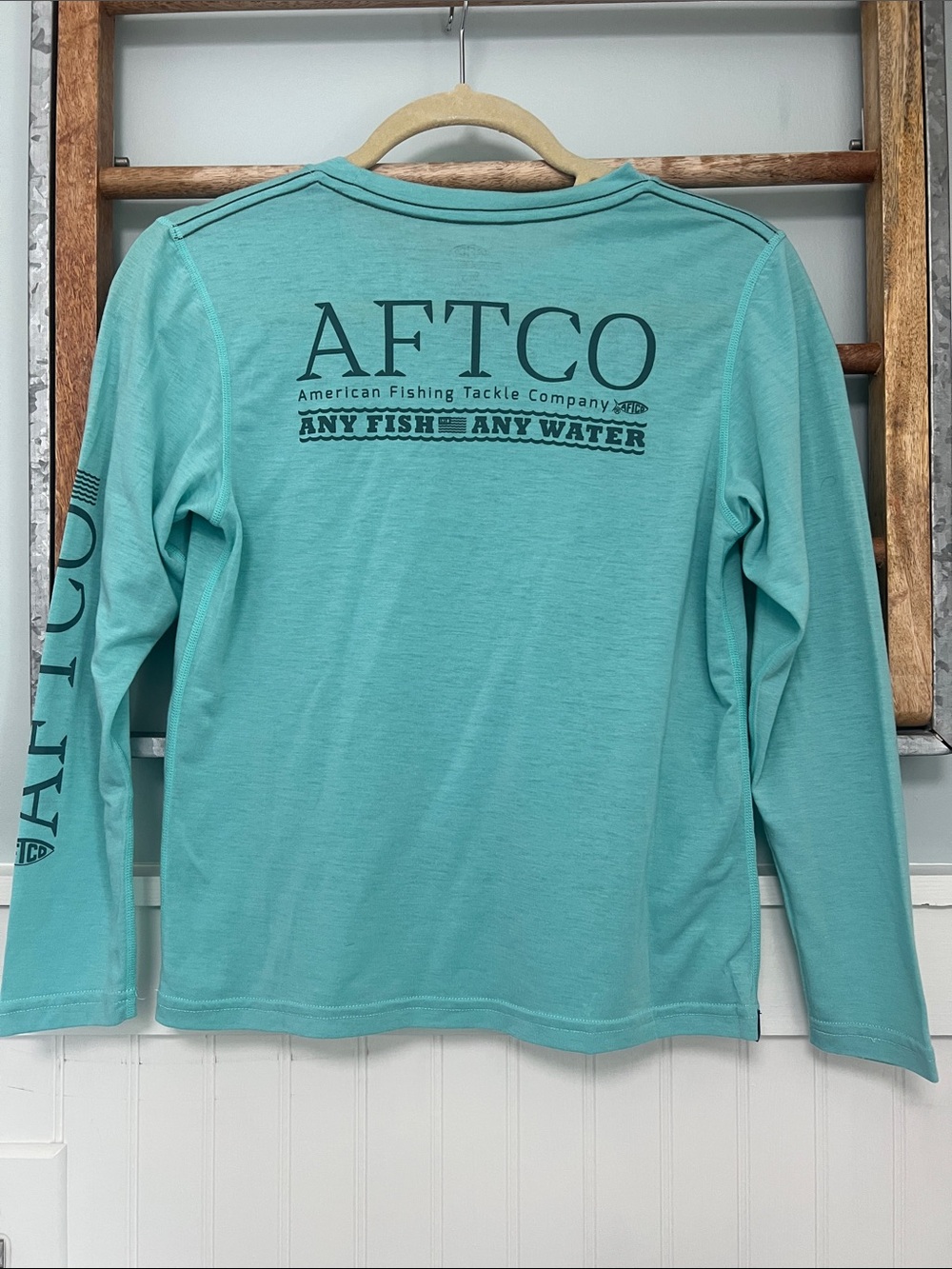 Boys Aftco long sleeve T-shirt, size medium